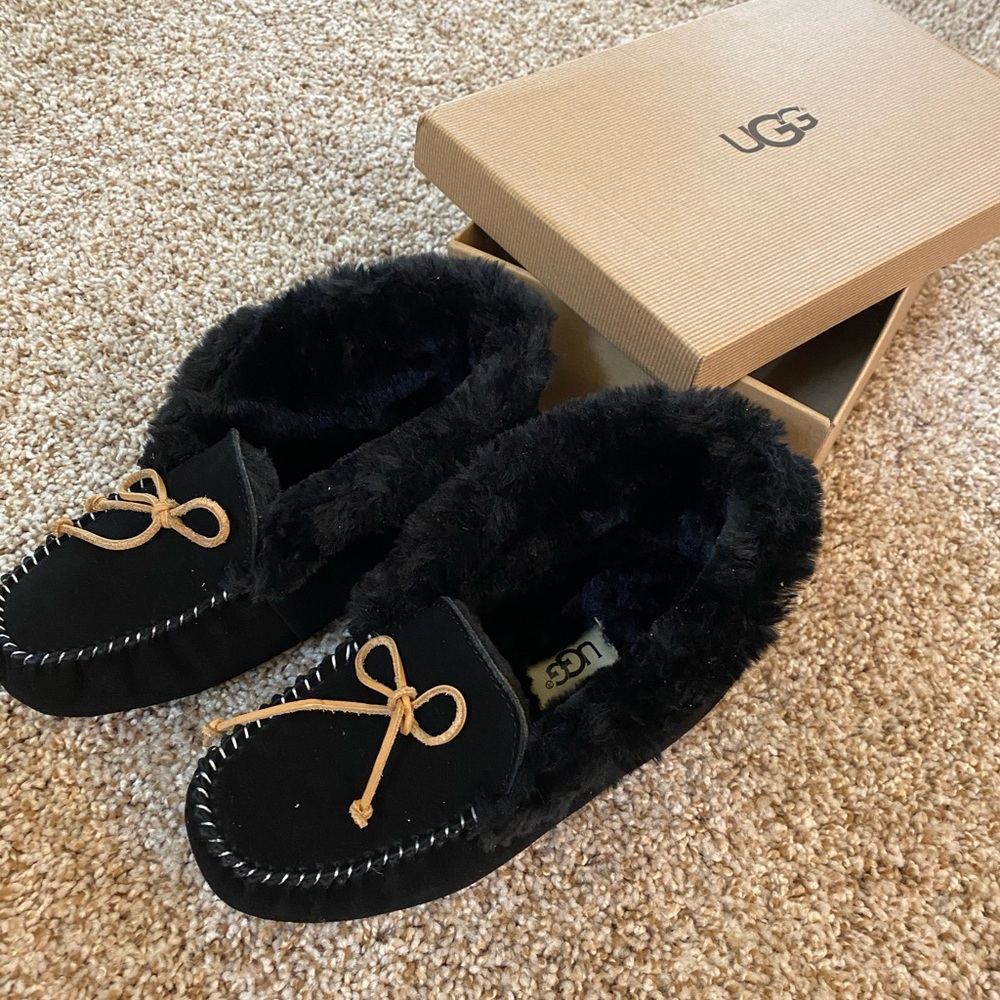 BRAND NEW UGG moccasins